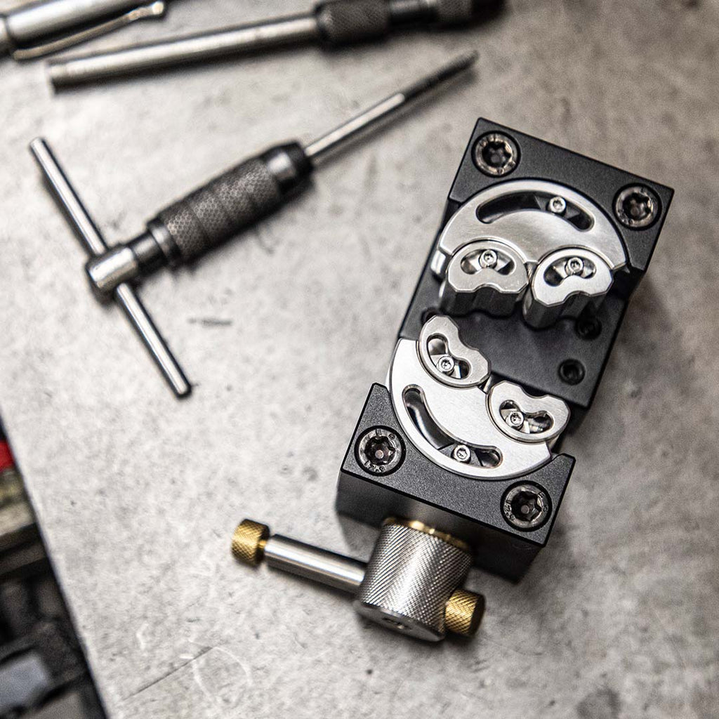 MetMo Black Fractal Vise 32